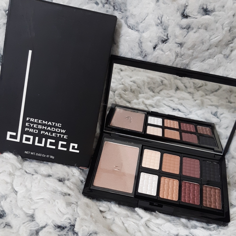 NIB Doucce eyeshadow palette